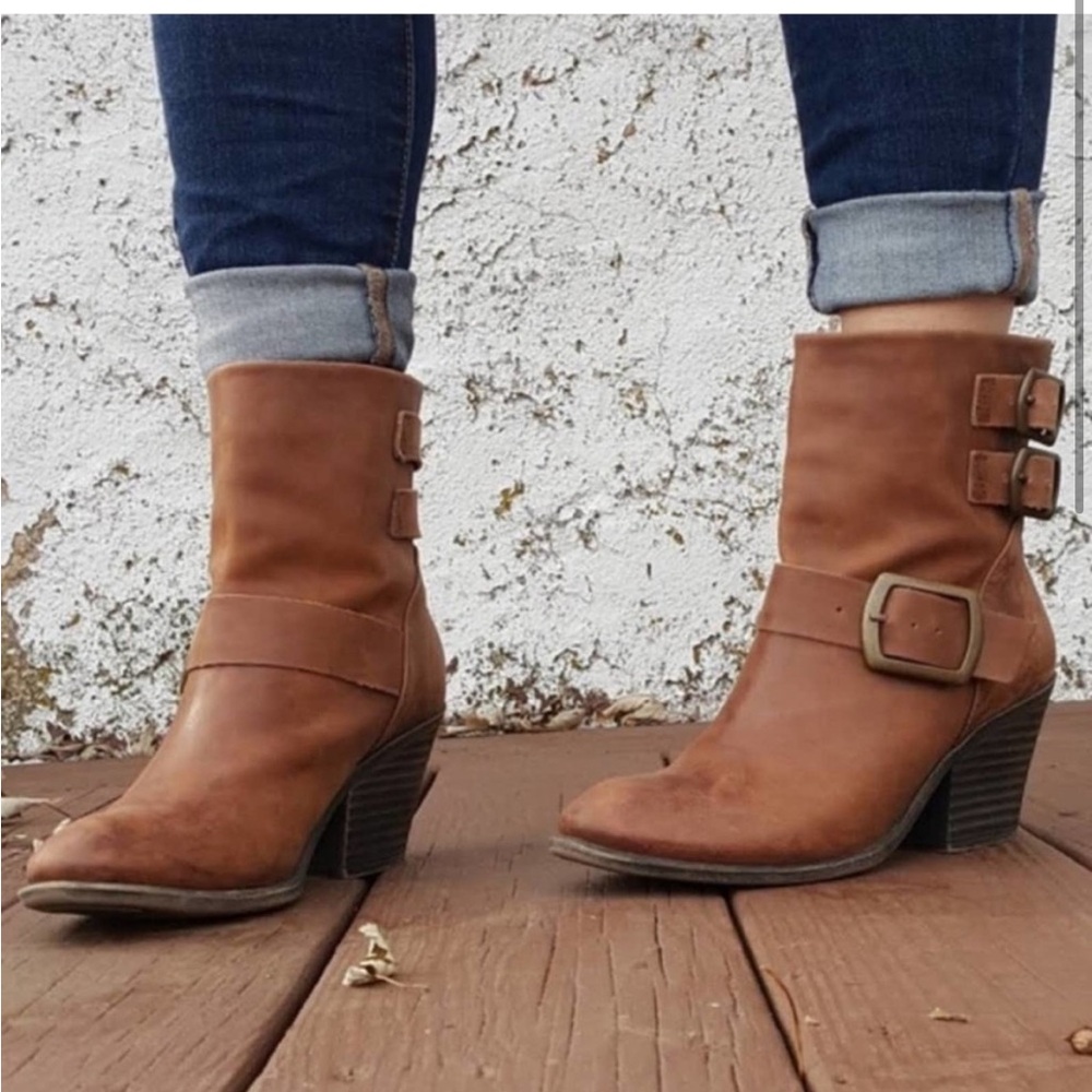 NWOT LUCKY BRAND Tommie Leather Booties with Buckle Details